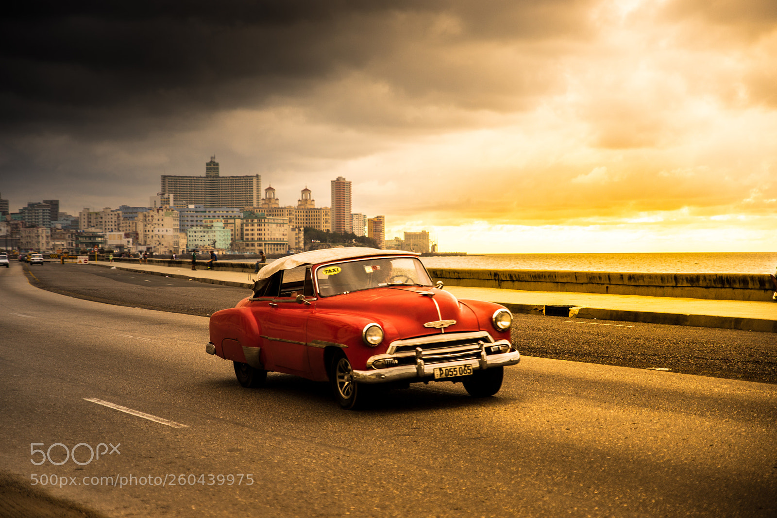 Canon EOS 6D Mark II sample photo. Streets of havana photography