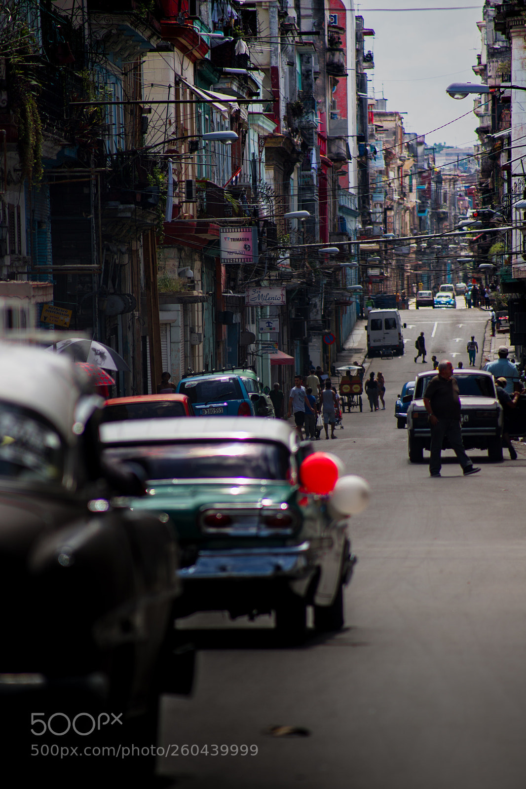 Canon EOS 6D Mark II sample photo. Streets of havana photography