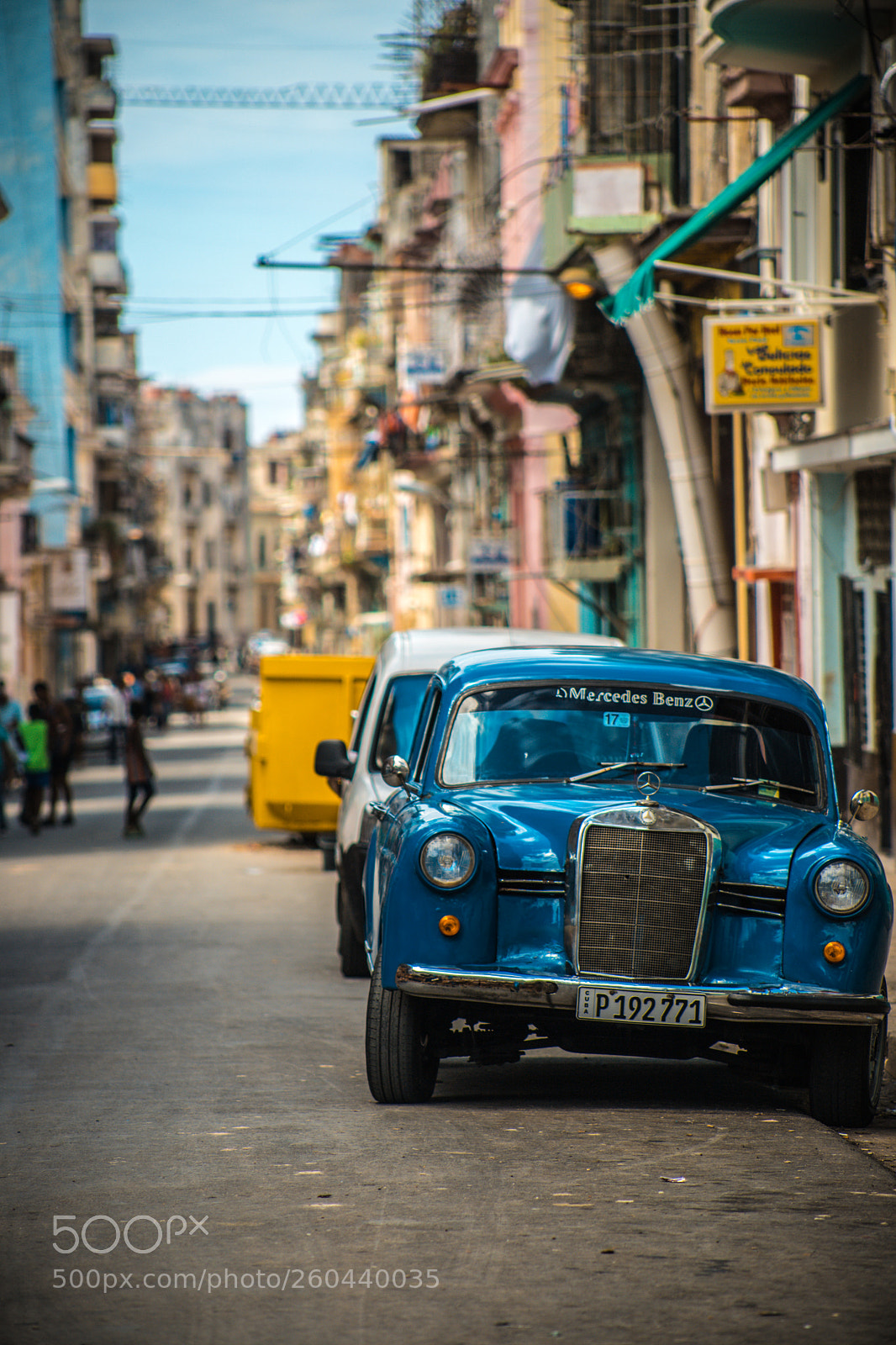 Canon EOS 6D Mark II sample photo. Streets of havana photography