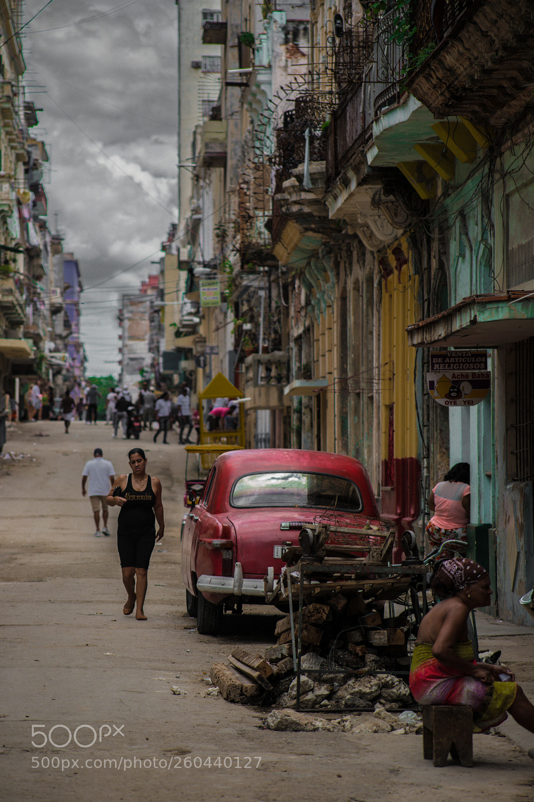 Canon EOS 6D Mark II sample photo. Streets of havana photography
