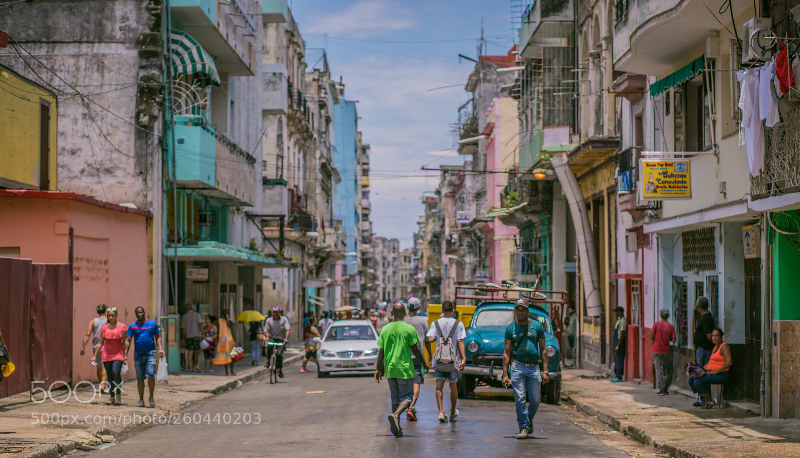 Canon EOS 6D Mark II sample photo. Streets of havana photography