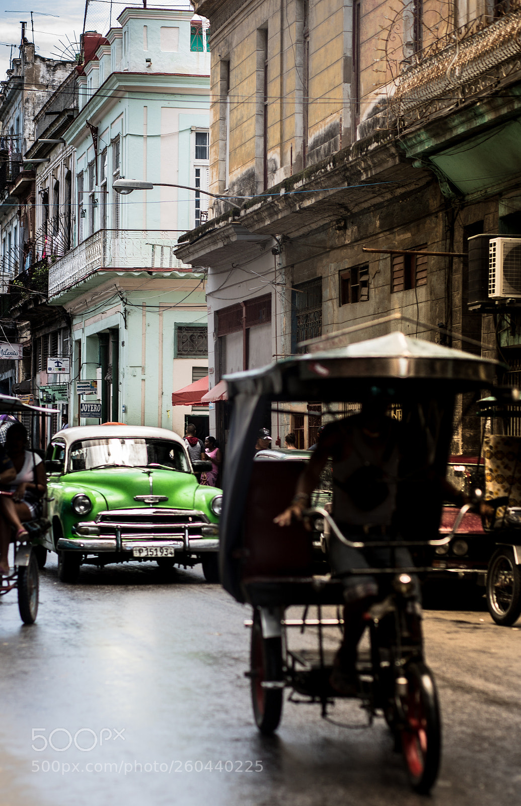 Canon EOS 6D Mark II sample photo. Streets of havana photography