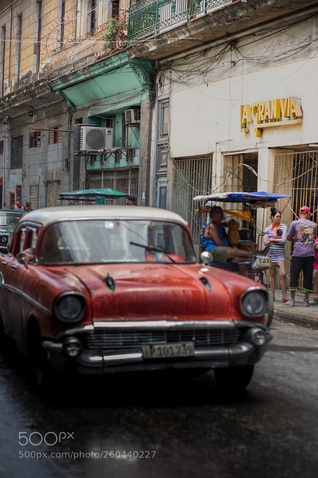 Canon EOS 6D Mark II sample photo. Streets of havana photography