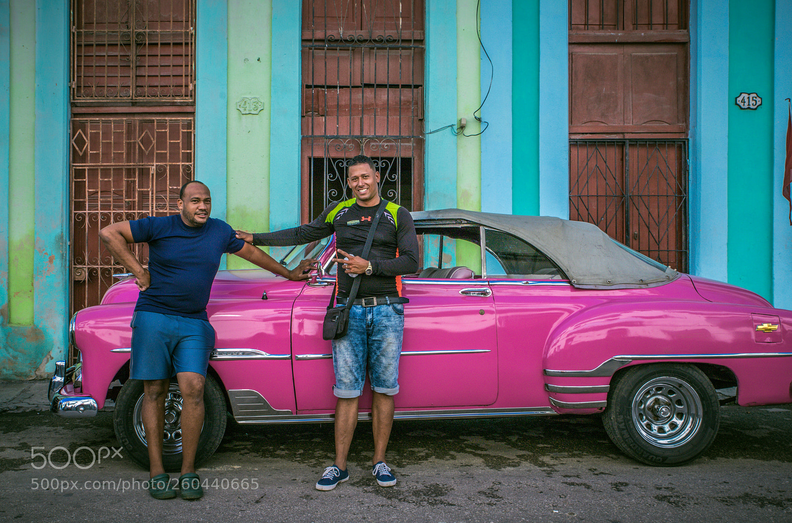 Canon EOS 6D Mark II sample photo. Streets of havana photography