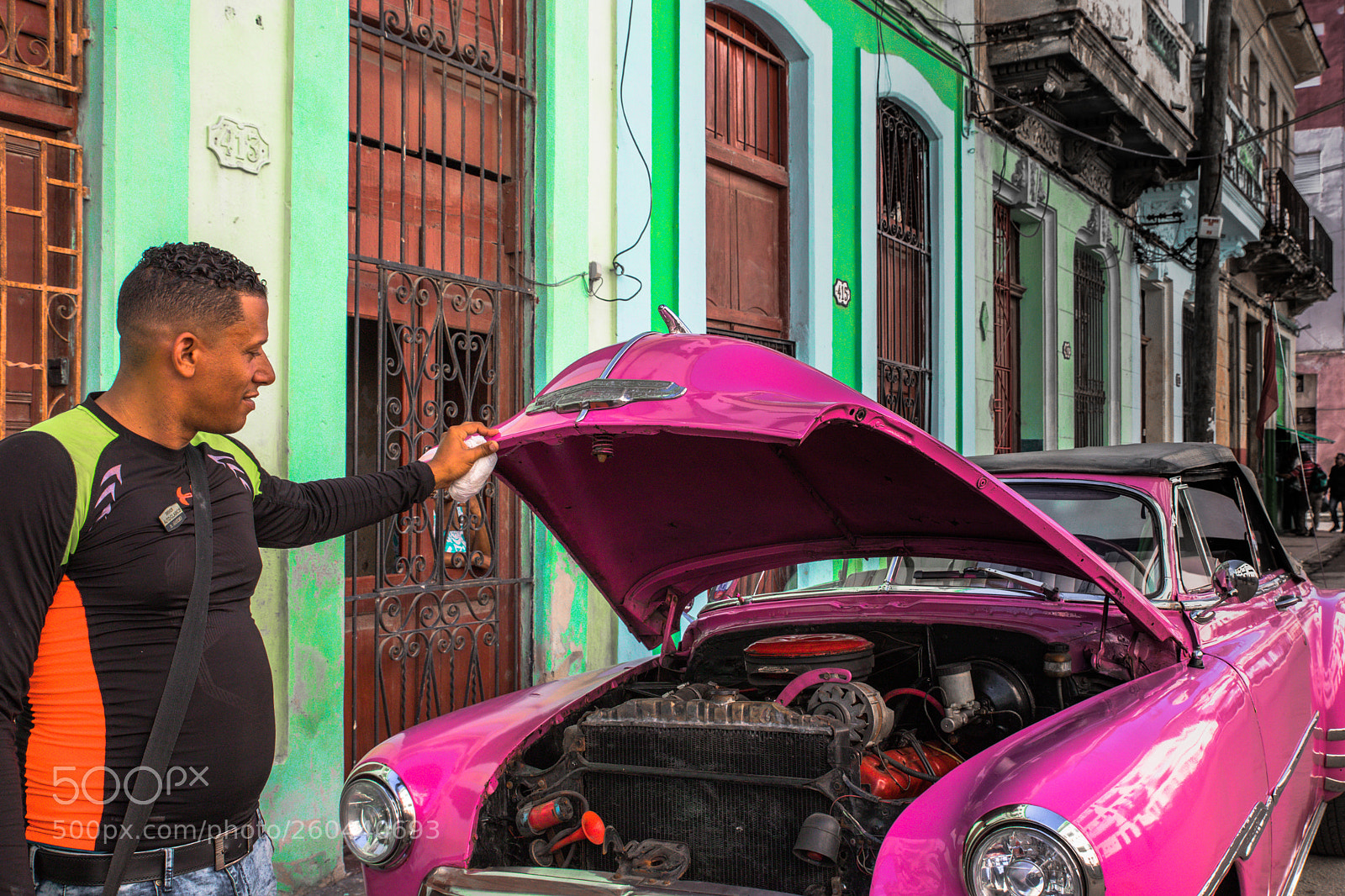 Canon EOS 6D Mark II sample photo. Streets of havana photography