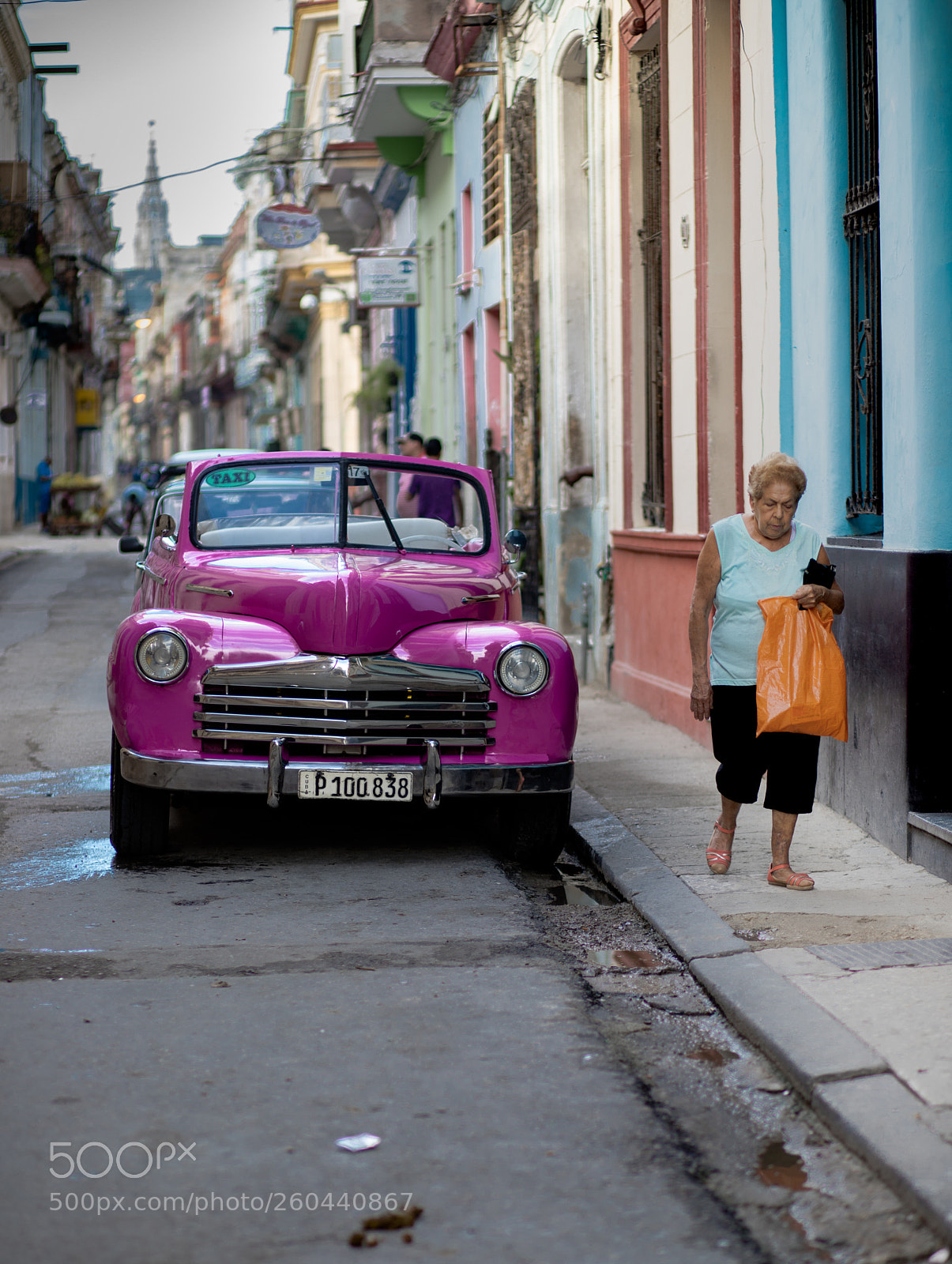 Canon EOS 6D Mark II sample photo. Streets of havana photography