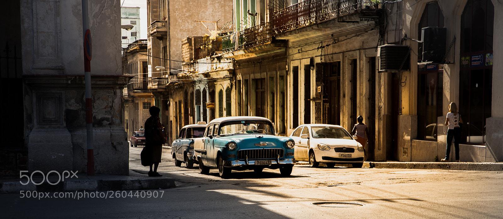 Canon EOS 6D Mark II sample photo. Streets of havana photography