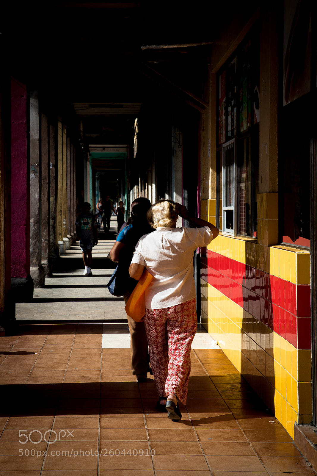Canon EOS 6D Mark II sample photo. Streets of havana photography