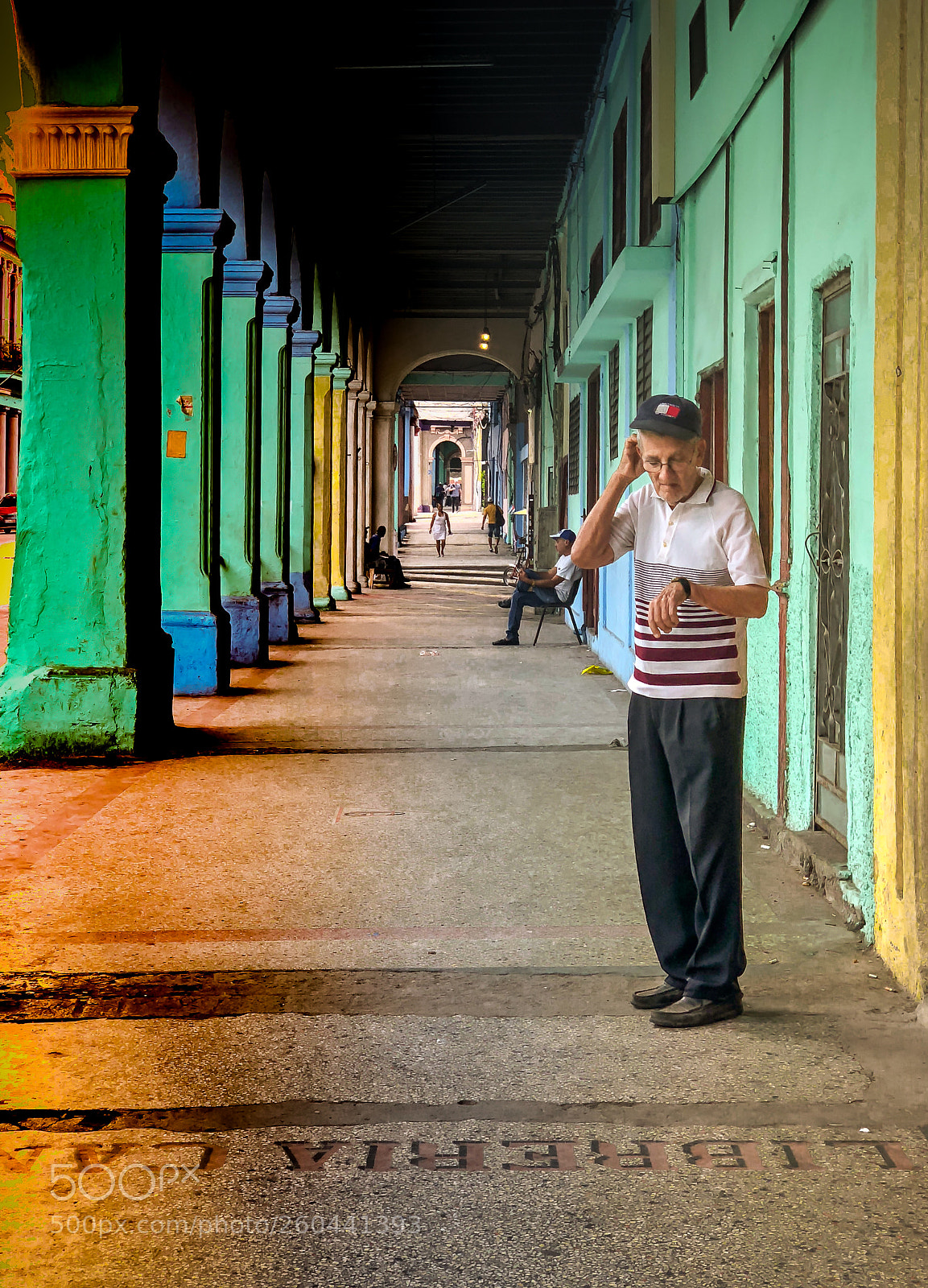 Apple iPhone X sample photo. Streets of havana photography