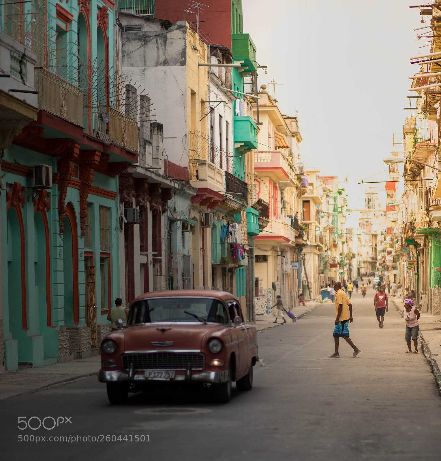 Canon EOS 6D Mark II sample photo. Streets of havana photography