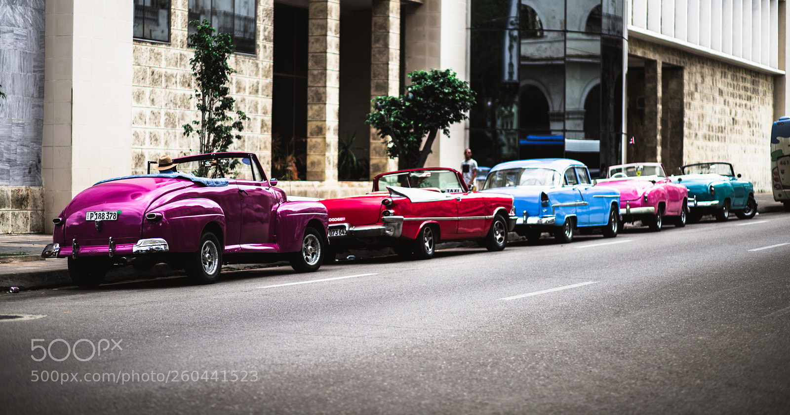 Canon EOS 6D Mark II sample photo. Streets of havana photography