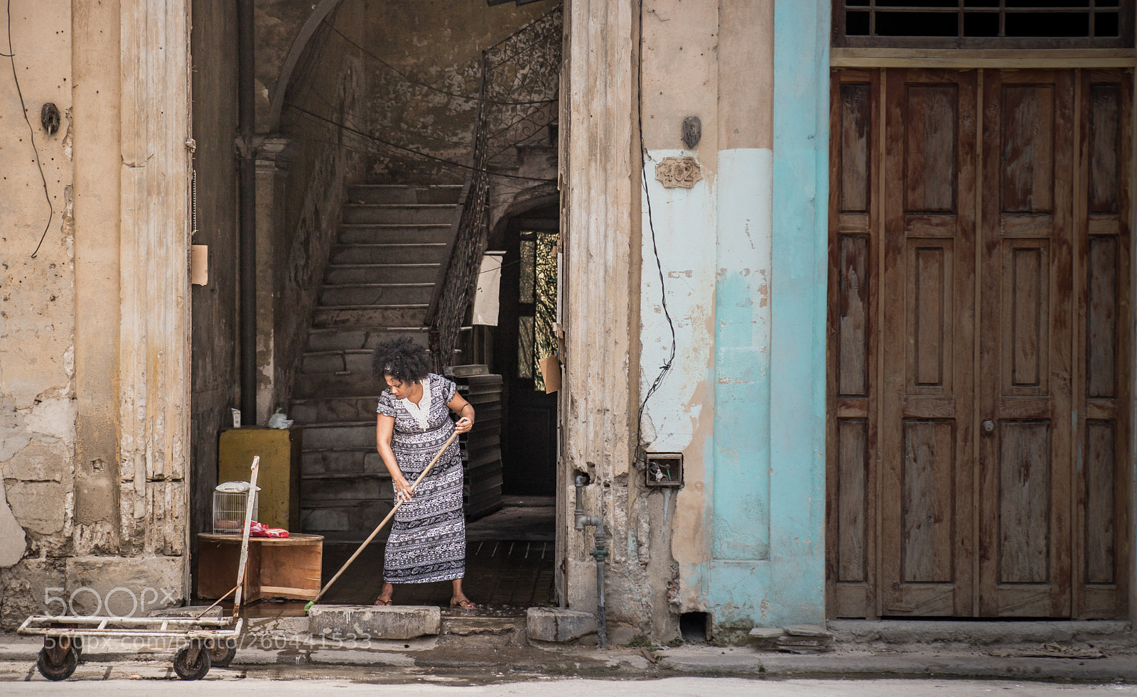 Canon EOS 6D Mark II sample photo. Streets of havana photography