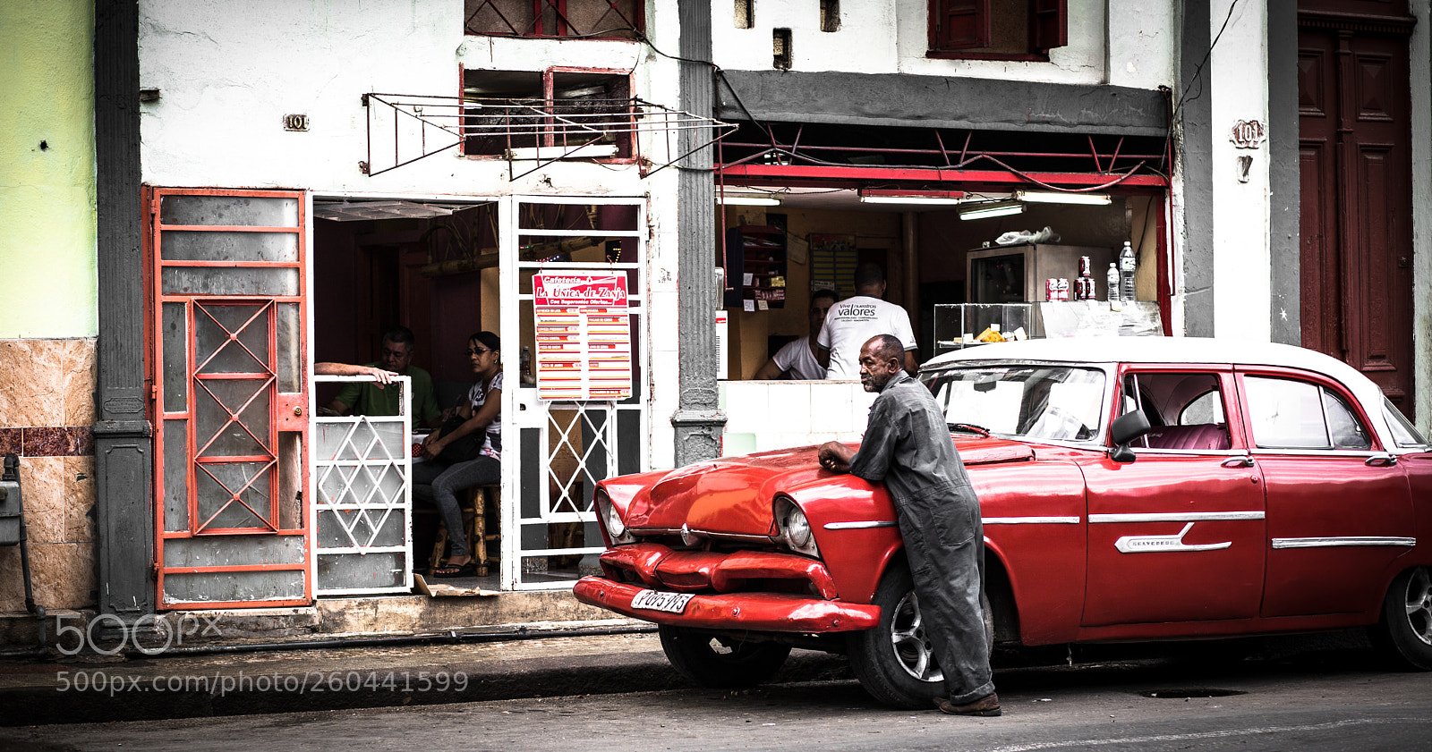 Canon EOS 6D Mark II sample photo. Streets of havana photography