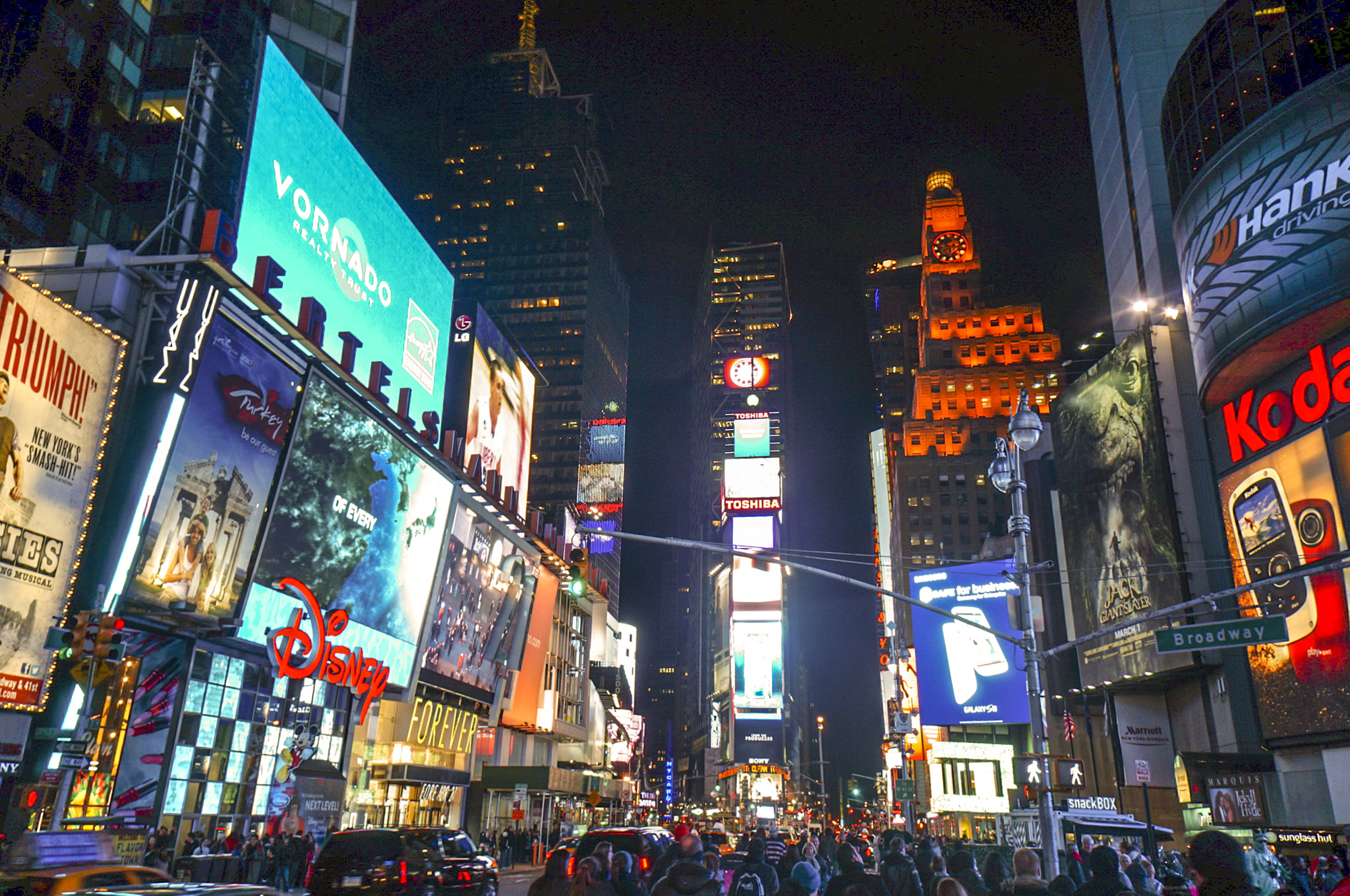 Sony Alpha NEX-F3 sample photo. Broadway photography
