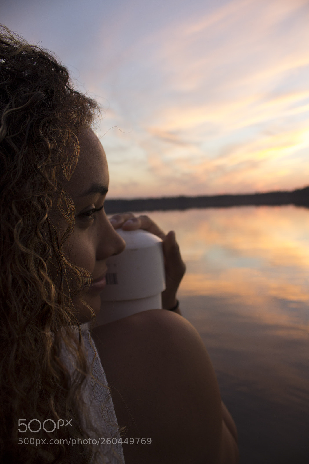 Canon EOS 1200D (EOS Rebel T5 / EOS Kiss X70 / EOS Hi) sample photo. Lady and the lake photography