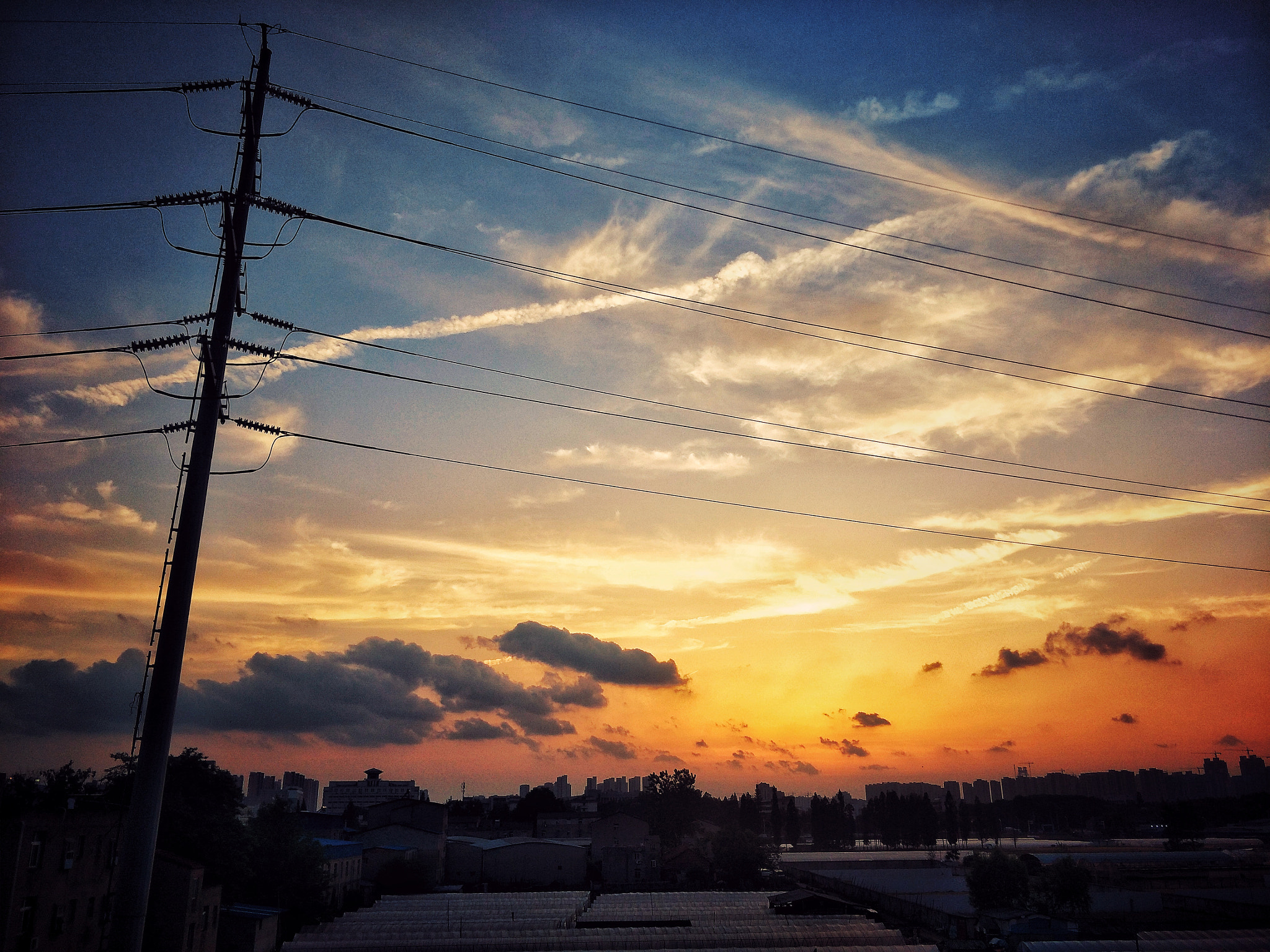 OPPO R9S sample photo. The sunset has a glow photography