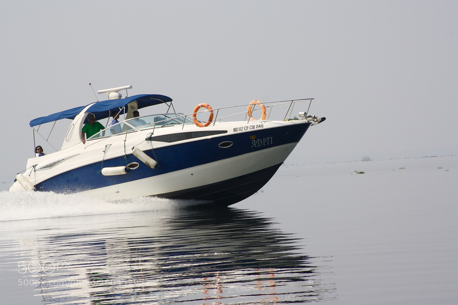 Canon EOS 1000D (EOS Digital Rebel XS / EOS Kiss F) sample photo. Speed boat  photography