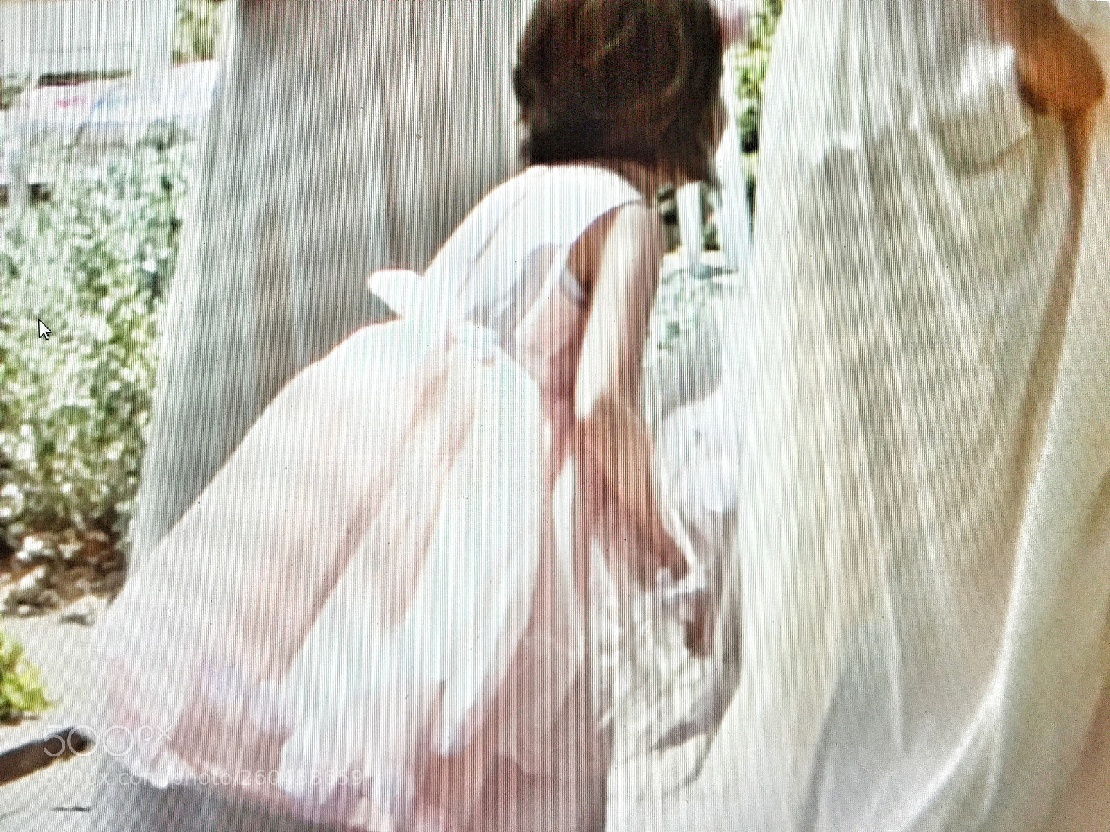 Apple iPhone 6 Plus sample photo. Popmixer.a flower girl .., photography