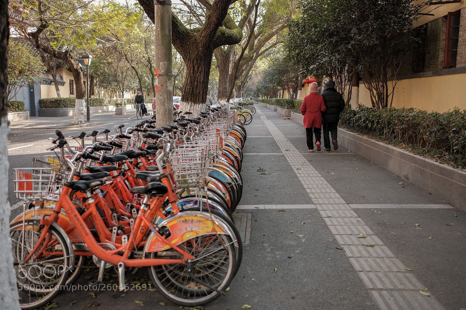 Fujifilm X-Pro2 sample photo. Walked past photography