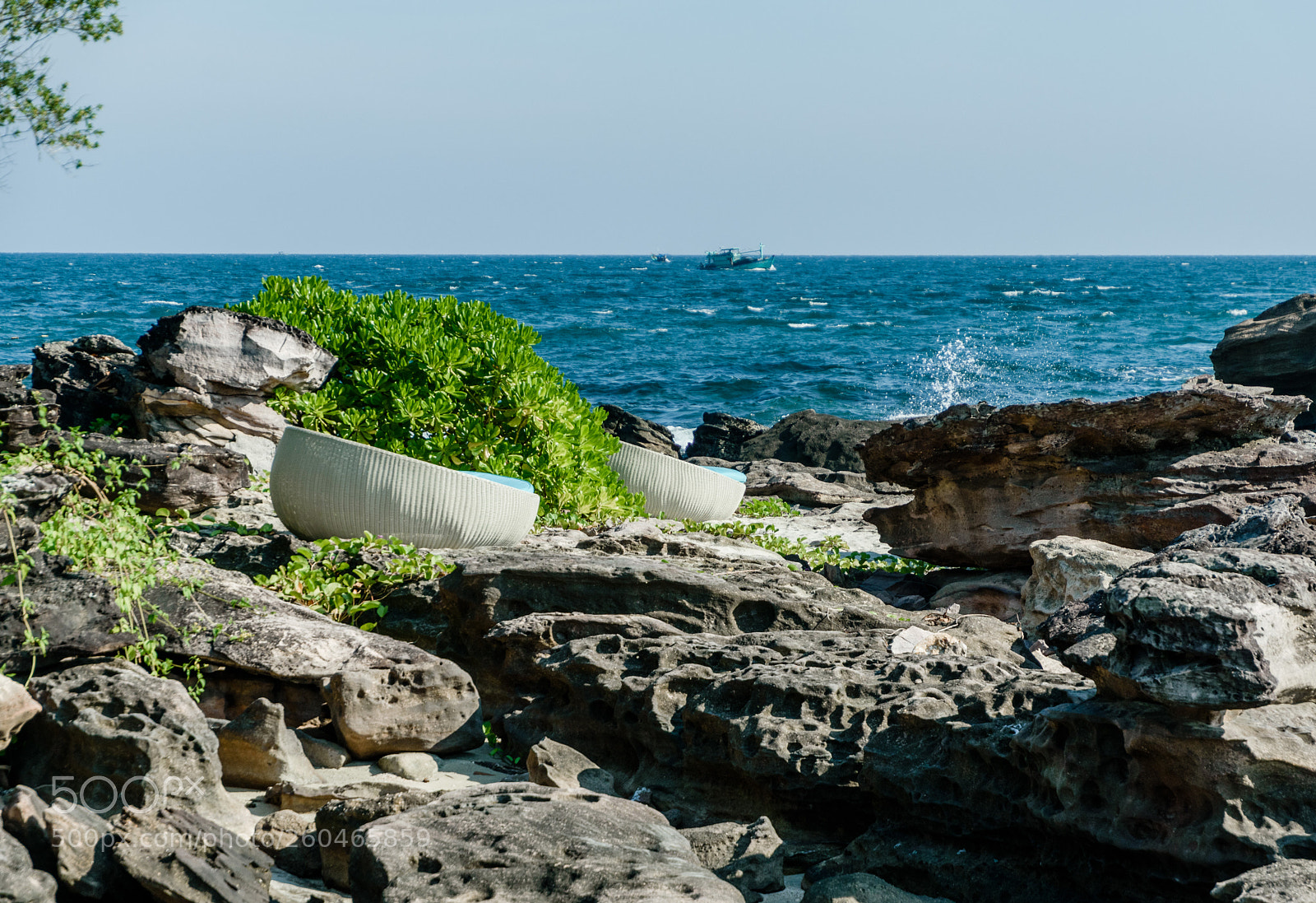 Nikon D5600 sample photo. Vietnam. the island of photography