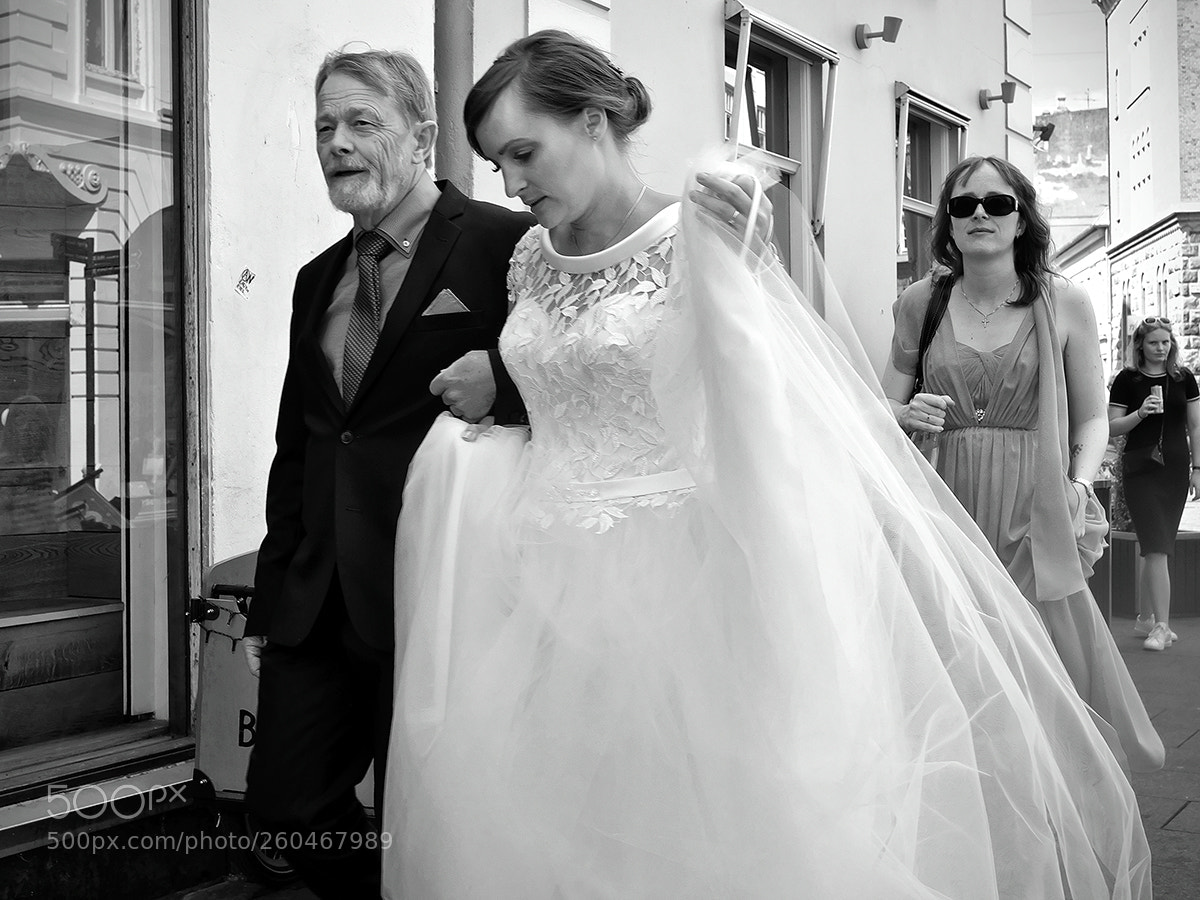 Fujifilm X-Pro2 sample photo. Here comes the bride photography
