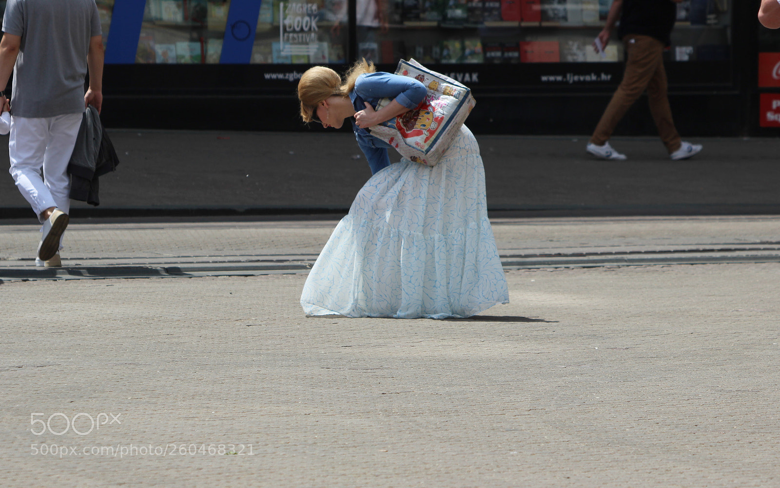 Canon EOS 600D (Rebel EOS T3i / EOS Kiss X5) sample photo. Sidewalk cinderella photography