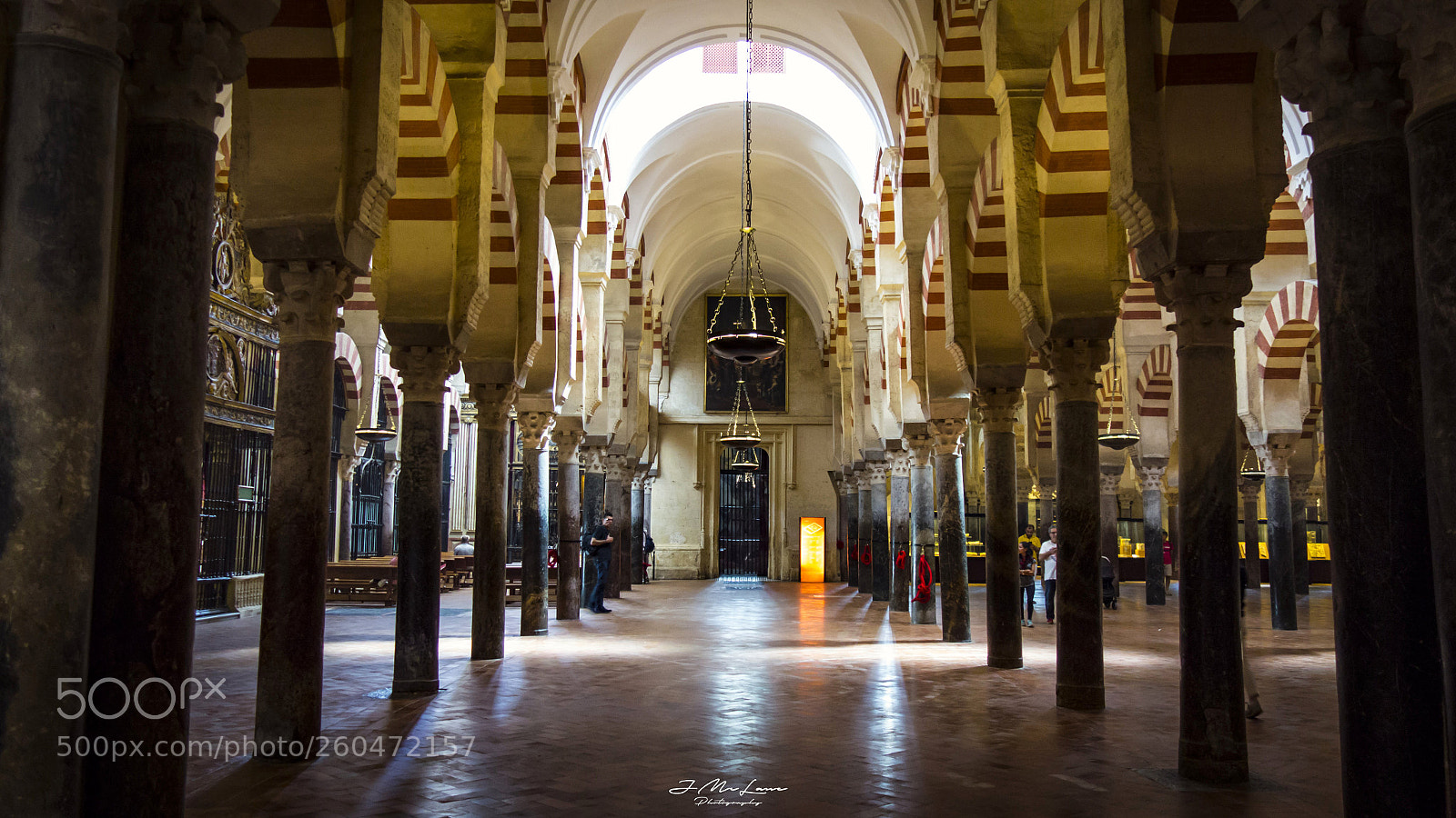 Sony Cyber-shot DSC-RX100 sample photo. Columnas cargadas de historia. photography