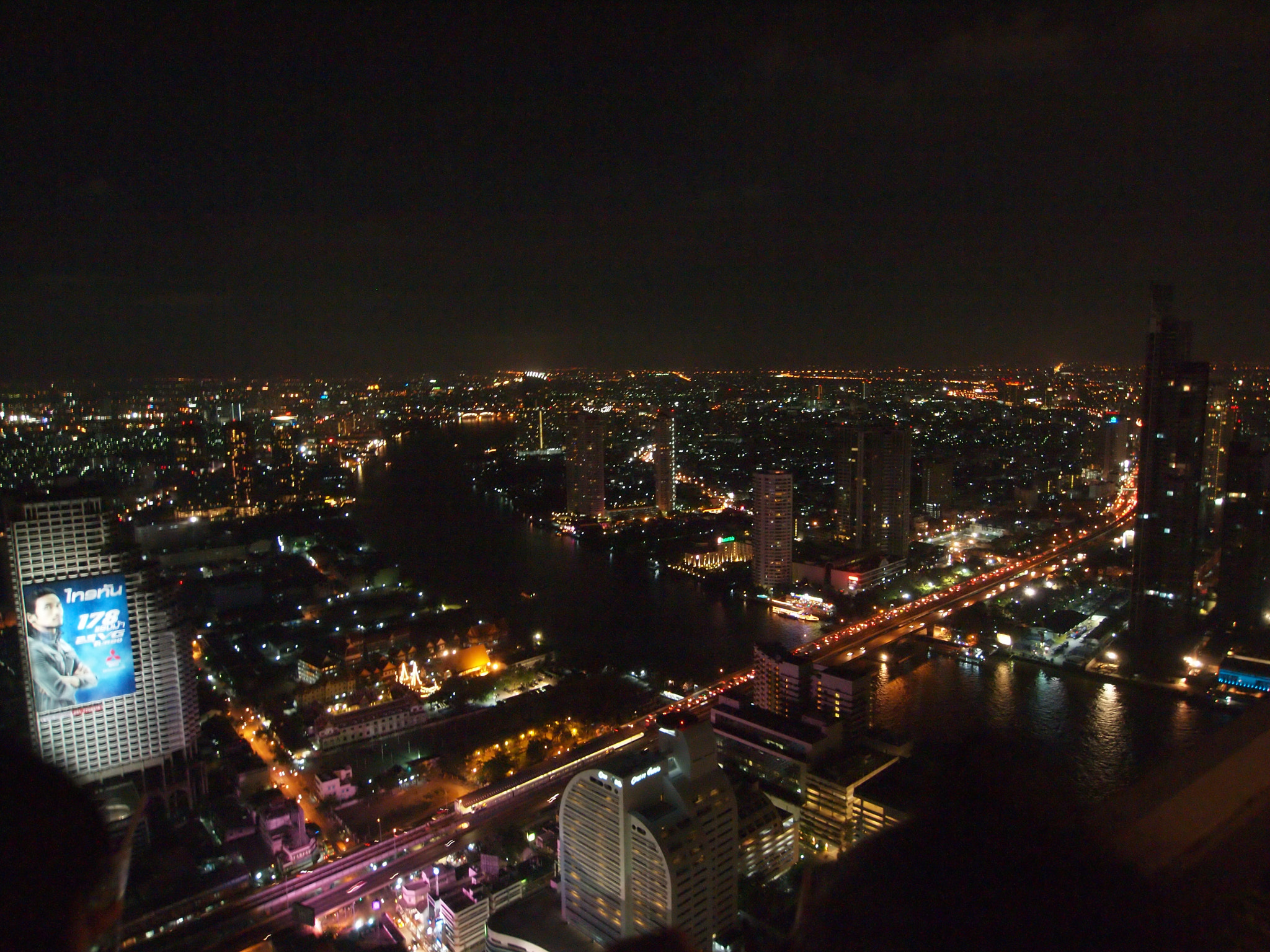 Olympus PEN E-P2 sample photo. Bangkok by night photography
