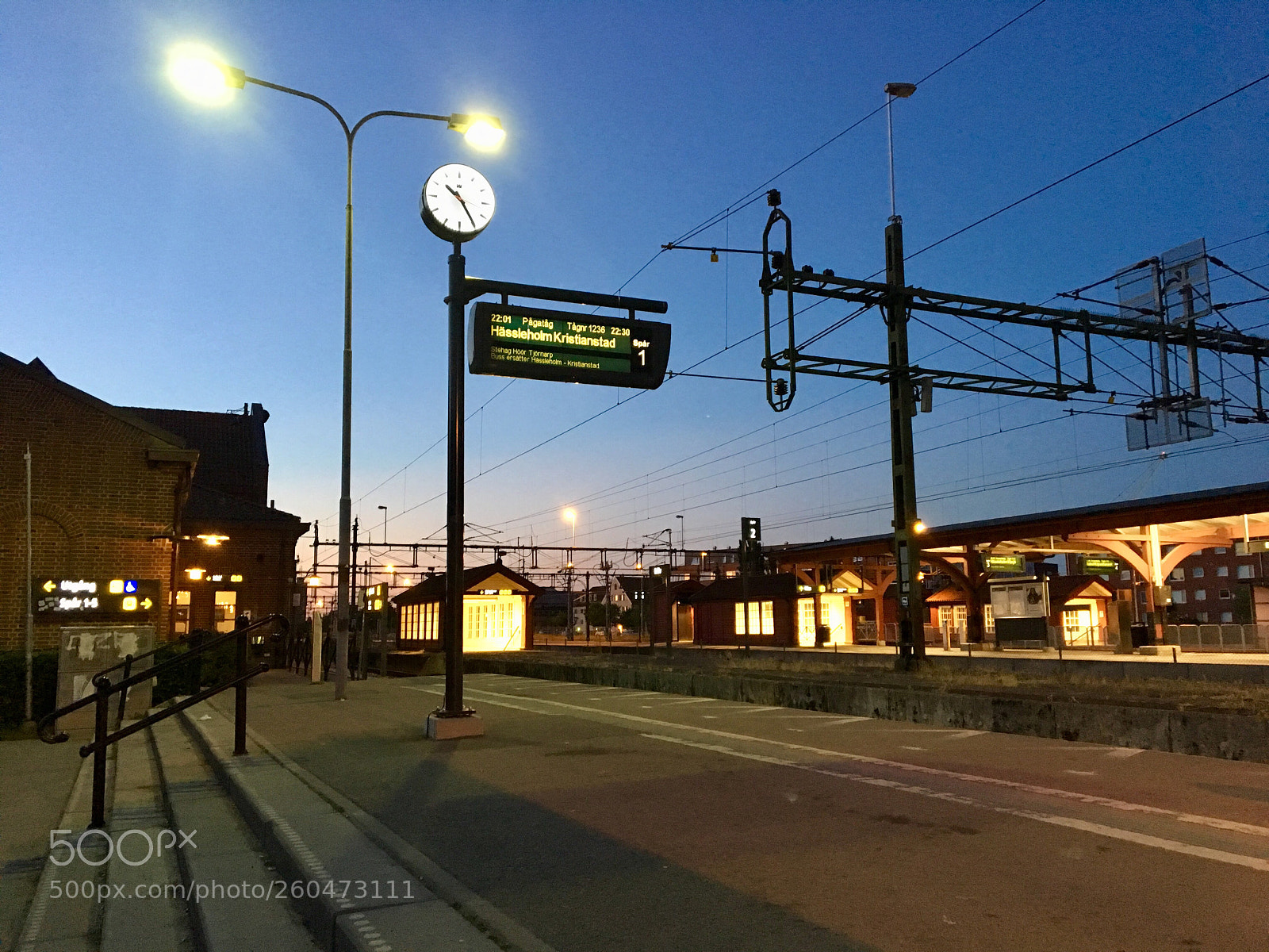 Apple iPhone 6s sample photo. Train station in summer photography