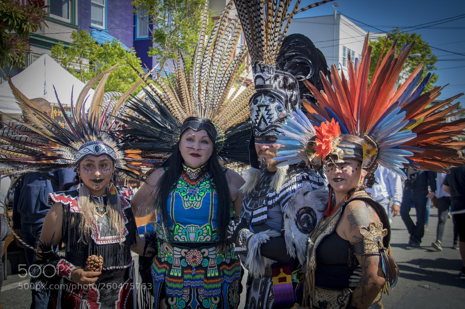 Canon EOS 750D (EOS Rebel T6i / EOS Kiss X8i) sample photo. Performers at carnival photography
