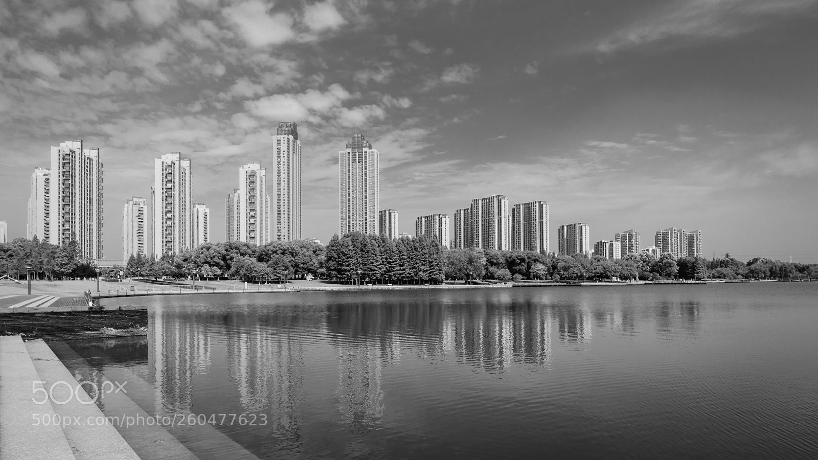 Sony a7 sample photo. Dongsha lake in black photography