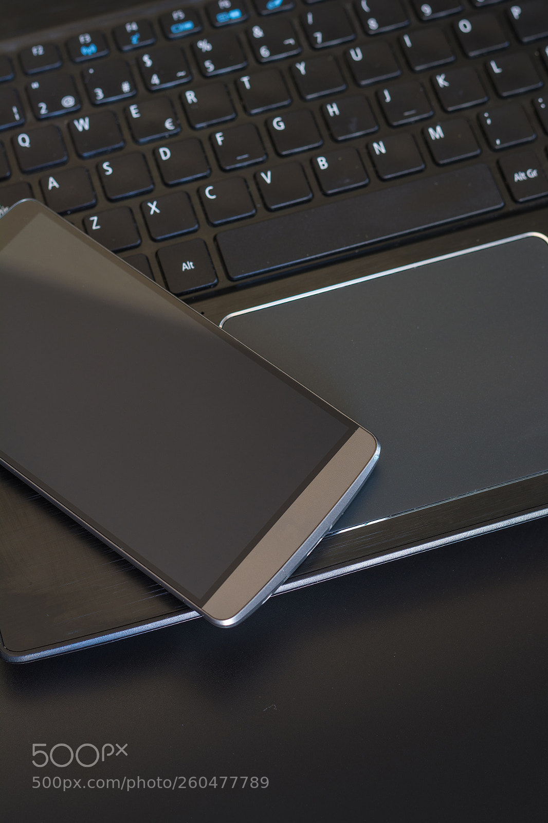 Nikon D7100 sample photo. Smartphone with laptop on photography