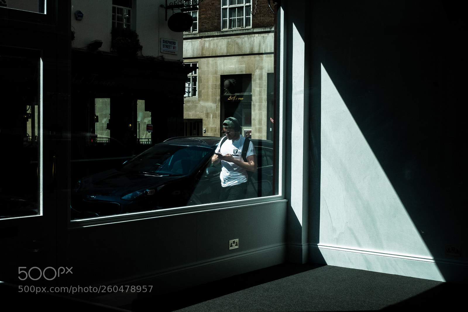 Fujifilm X-T2 sample photo. Mayfair prism photography
