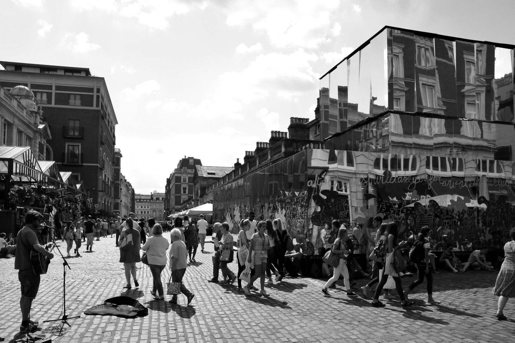 Nikon D5200 + Sigma 18-200mm F3.5-6.3 II DC OS HSM sample photo. Covent garden photography