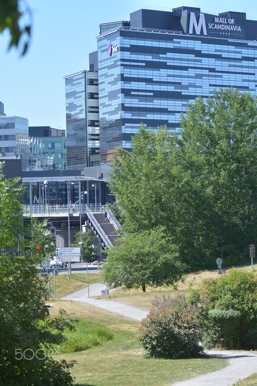 Nikon AF-S Micro-Nikkor 105mm F2.8G IF-ED VR sample photo. Some new buildings popping up. photography