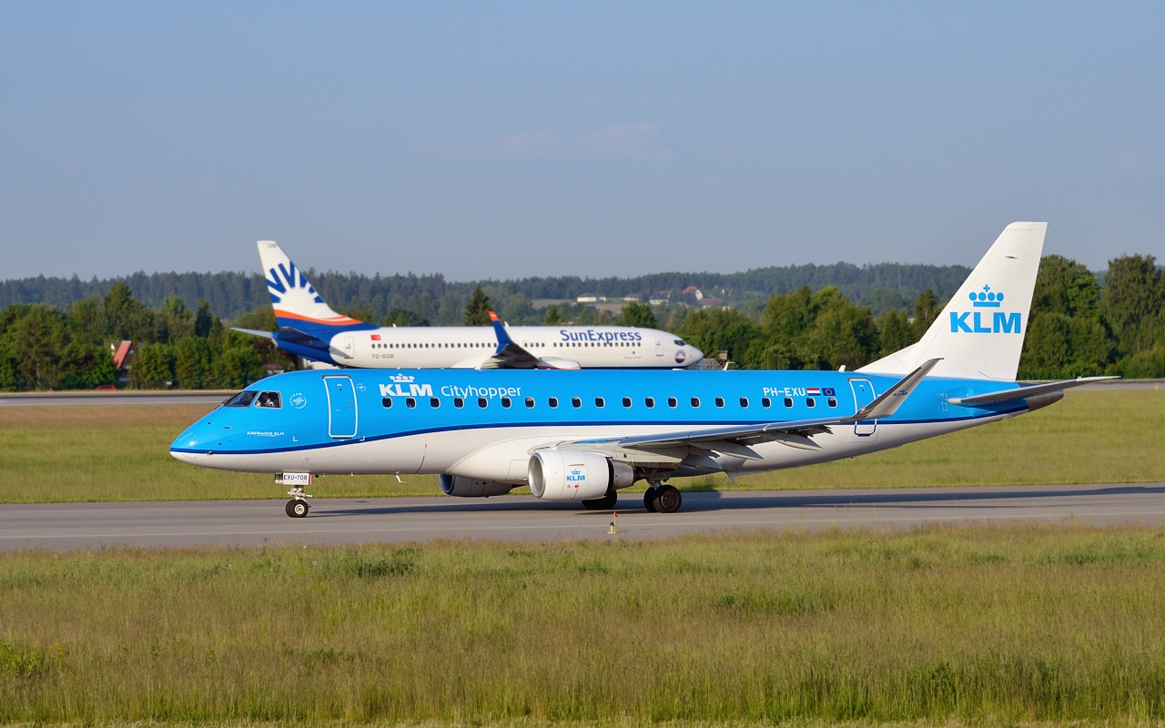 Nikon D5100 sample photo. Morning departures. photography