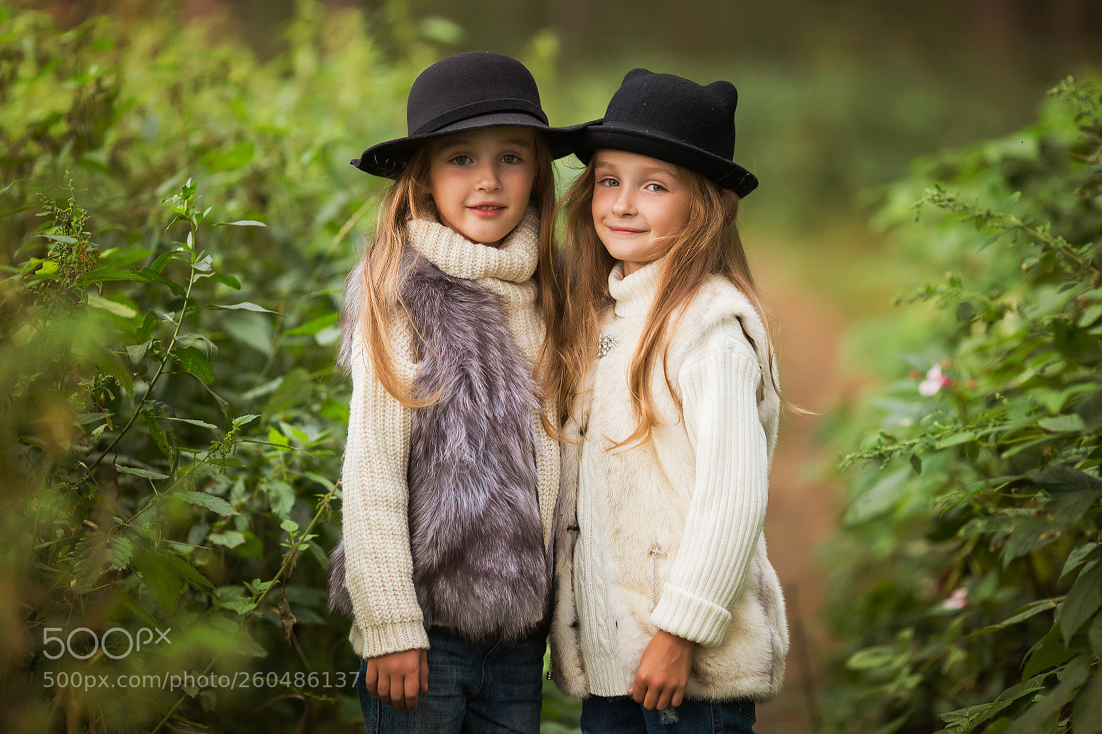 Canon EOS 6D sample photo. Little girlfriends in park. photography