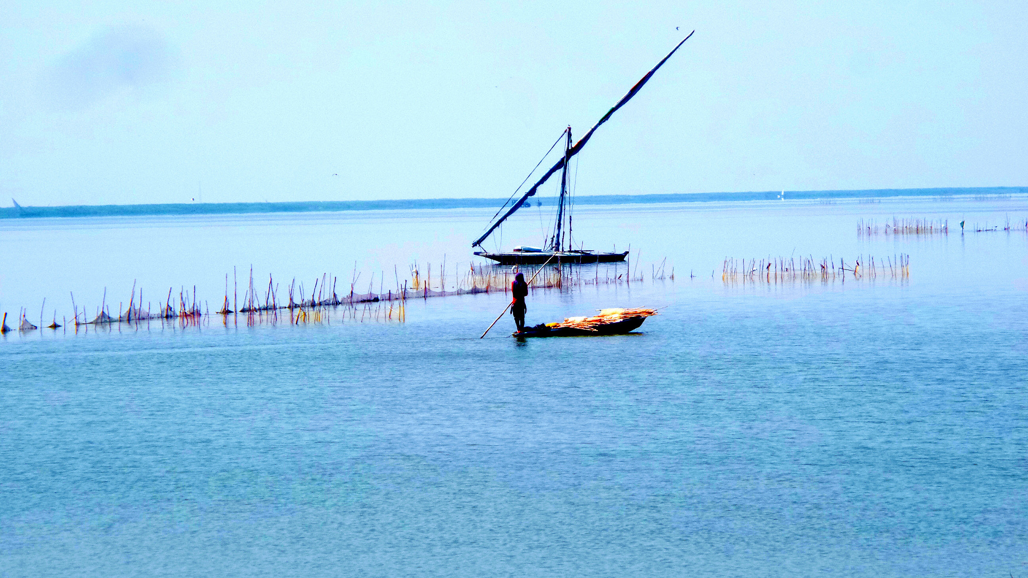 Samsung Galaxy K Zoom sample photo. A girl sailing in a boat photography