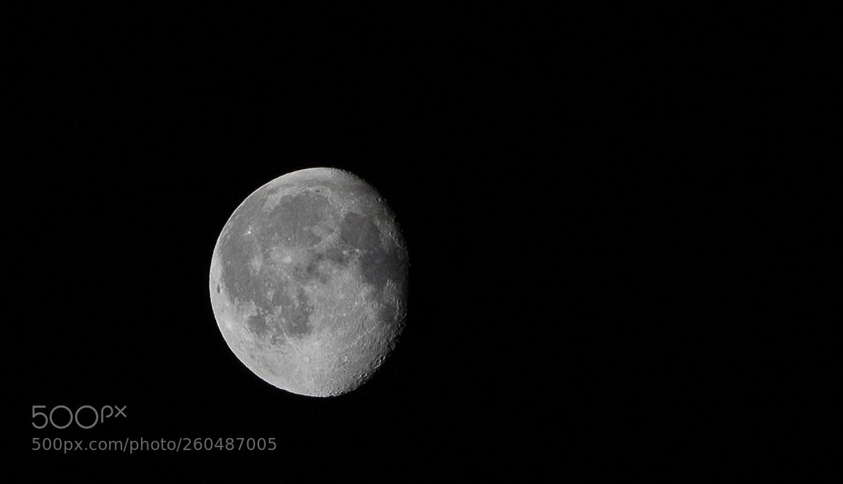 Canon EOS 6D Mark II sample photo. Waning gibbous moon photography