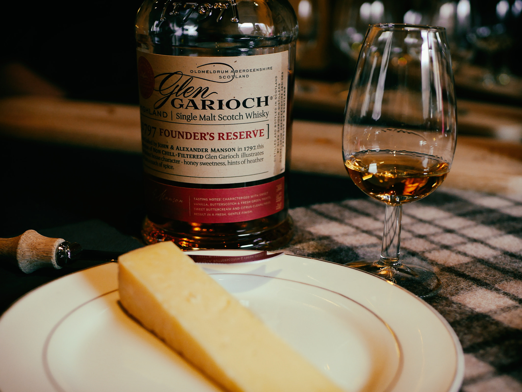 Panasonic Lumix DMC-GF7 sample photo. Whisky tasting photography