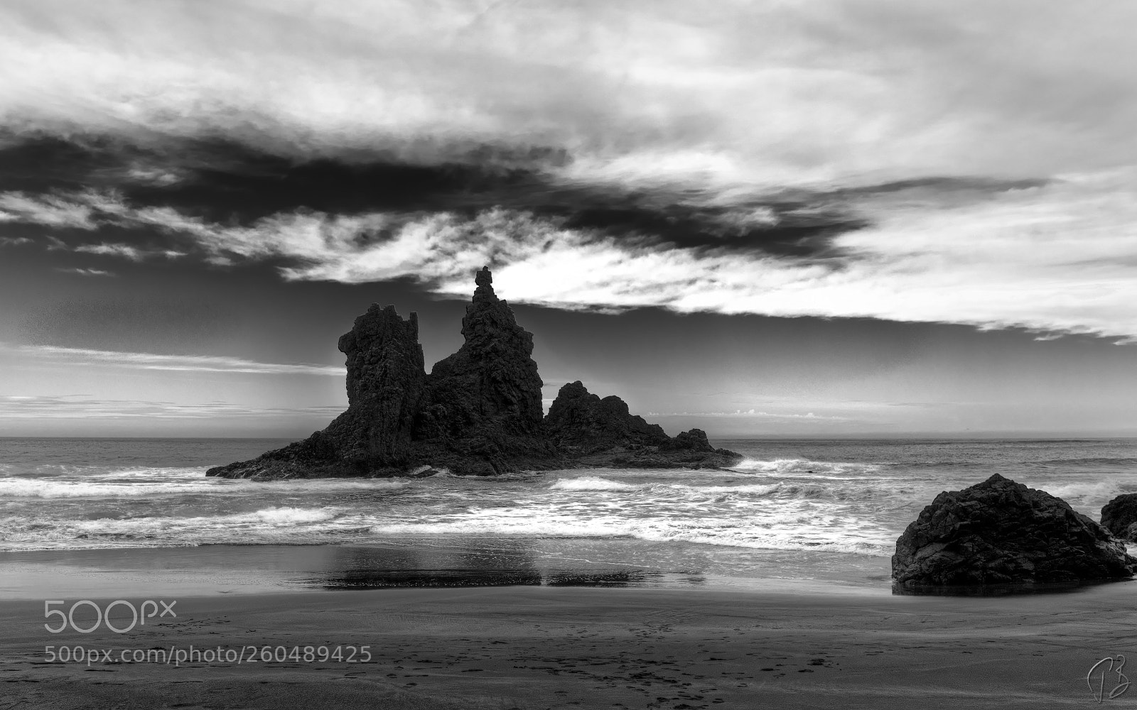 Canon EOS 6D Mark II sample photo. Sky, sea, rock in photography