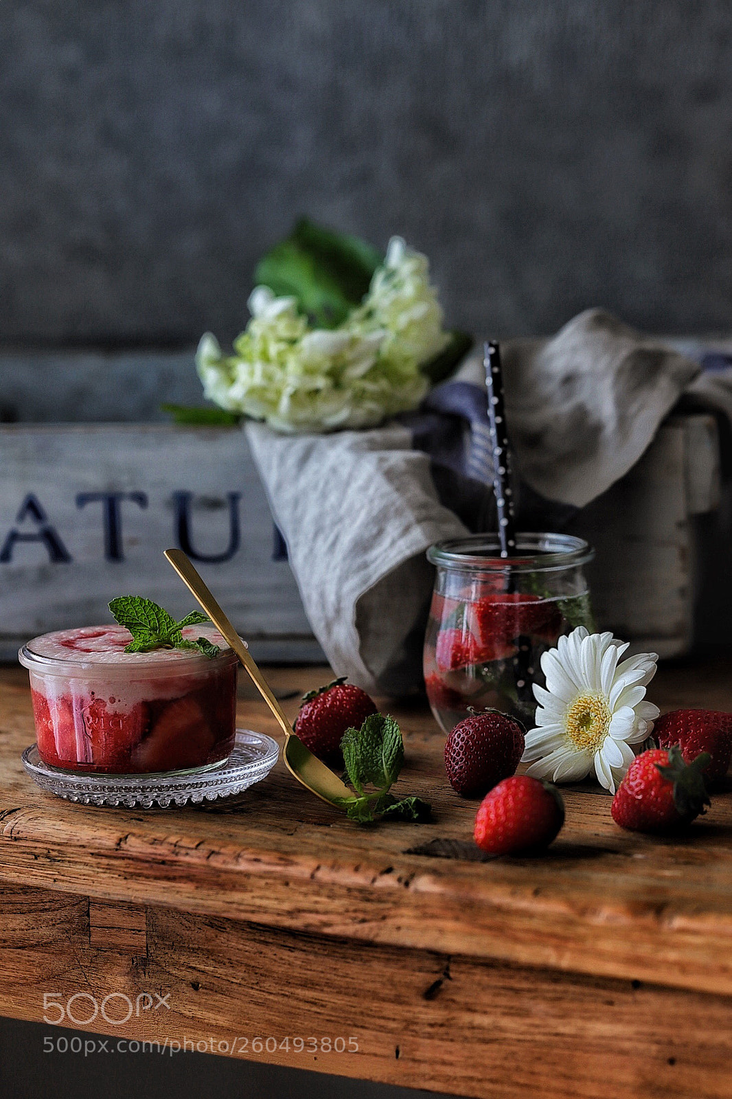 Canon EOS 6D Mark II sample photo. Strawberry smoothie photography