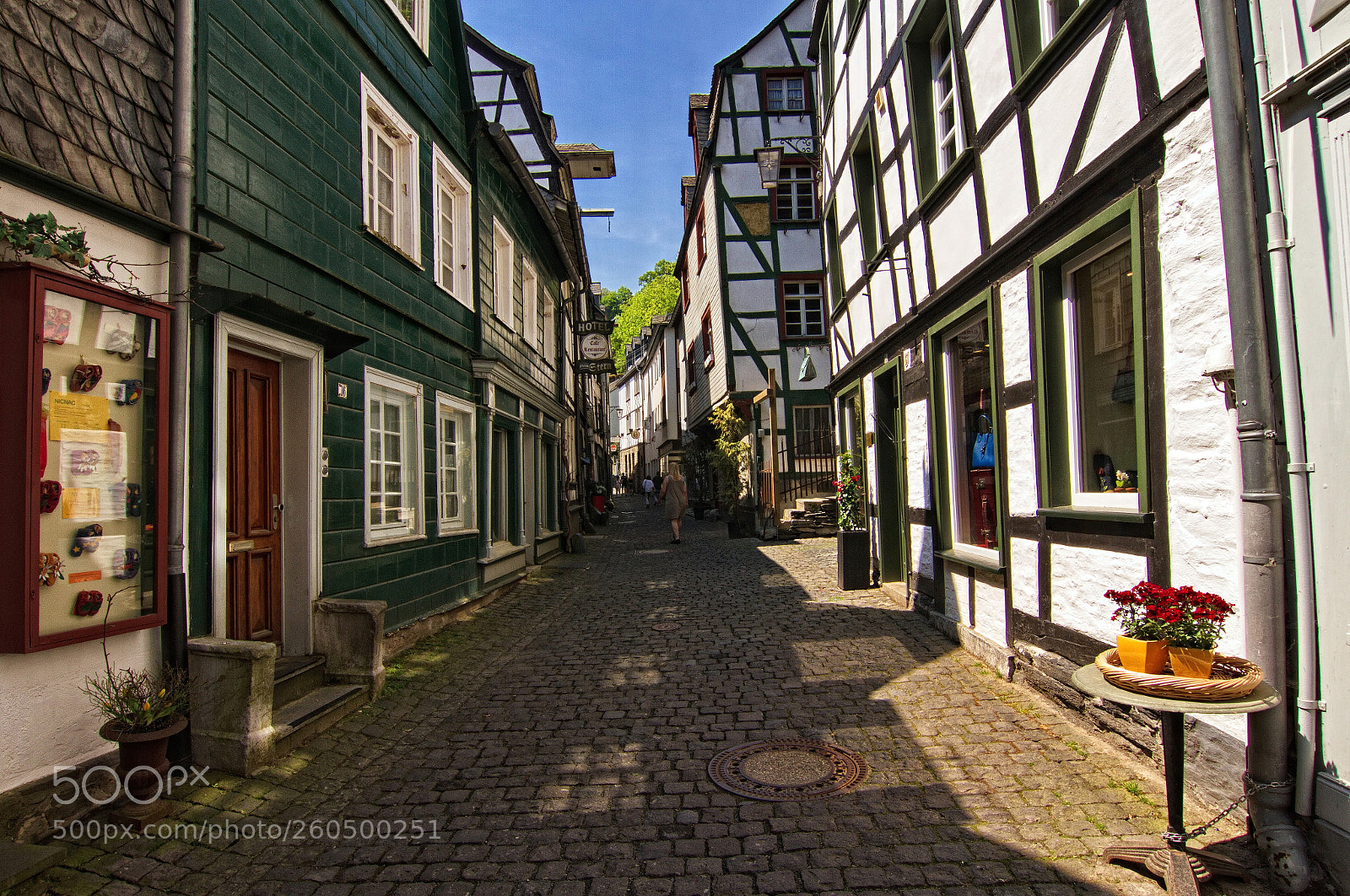 Canon EOS 7D sample photo. In the cobblestone streets photography
