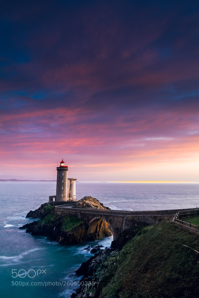 Canon EOS 5D Mark II sample photo. Phare du minou photography