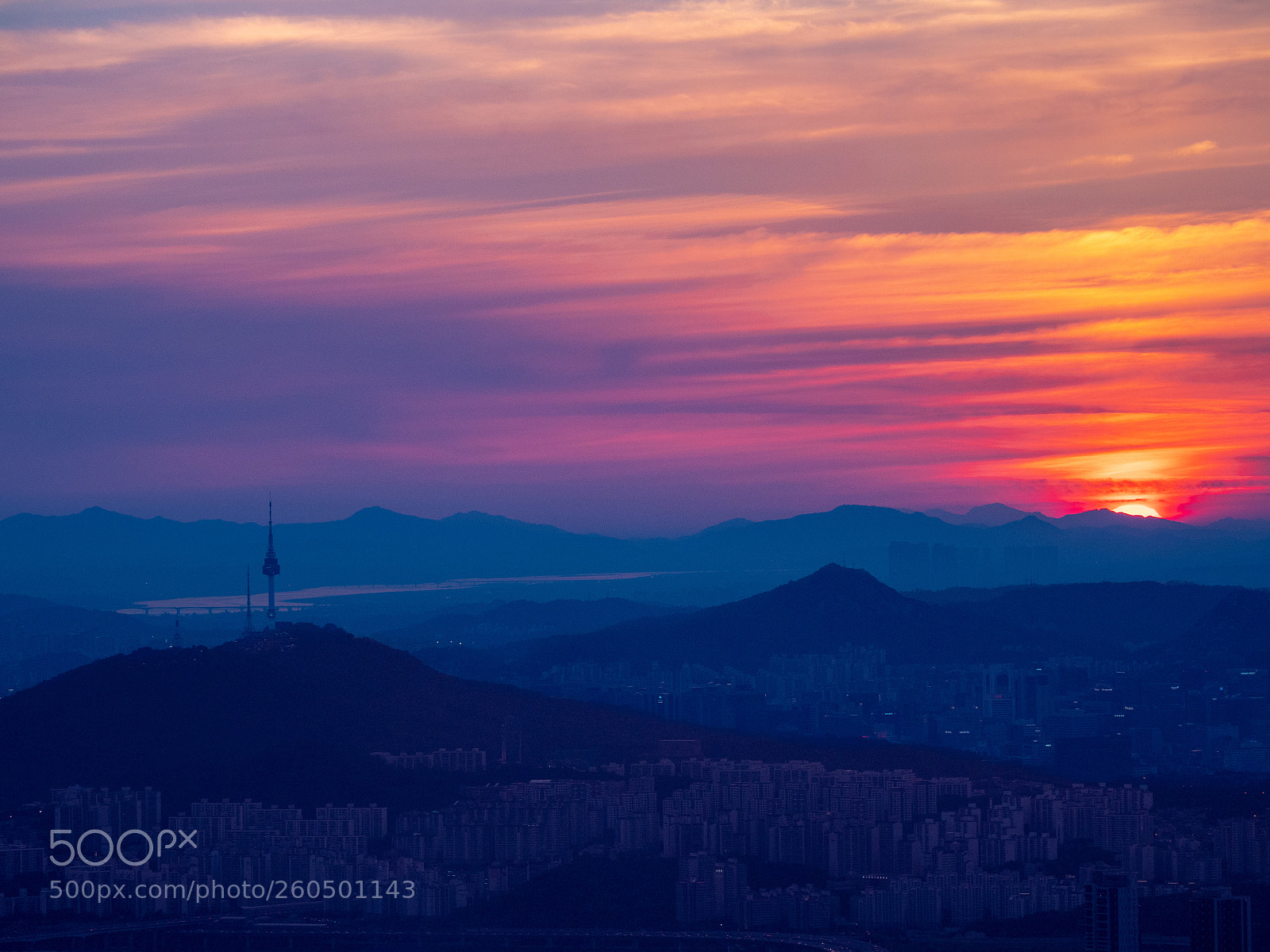 Olympus OM-D E-M1 Mark II sample photo. Setting sun over seoul photography