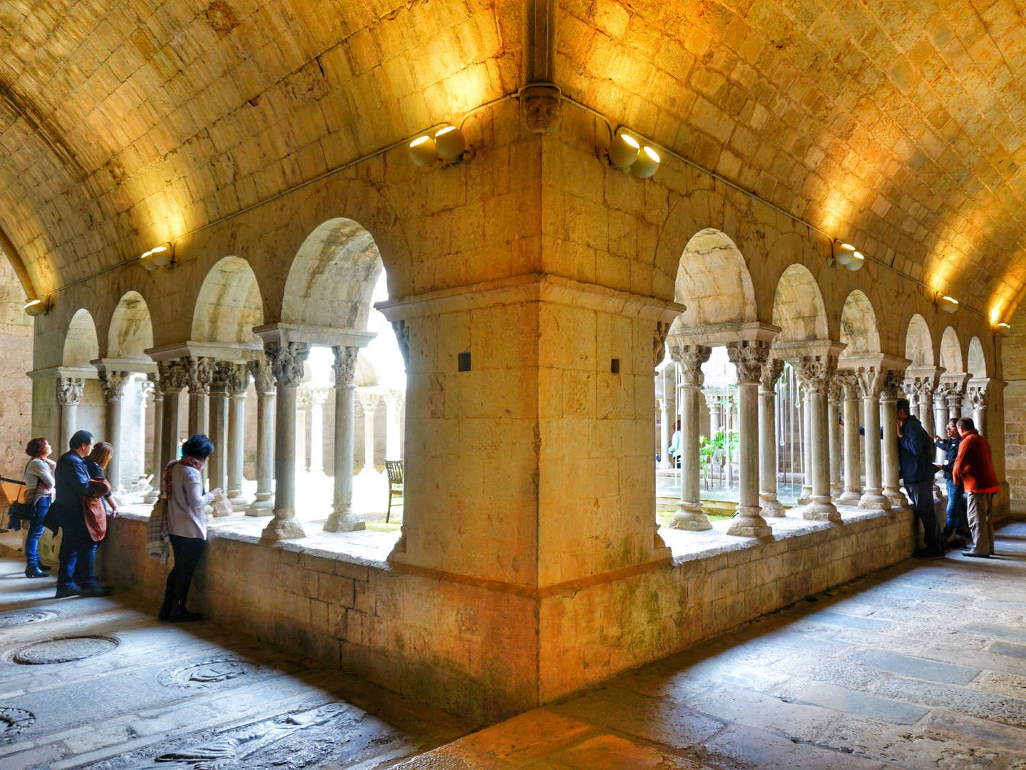 Sony Alpha NEX-6 sample photo. Claustro photography