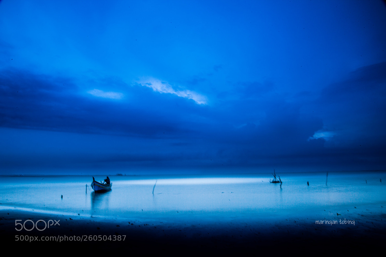 Canon EOS 5D Mark II sample photo. Waiting for sunrise (6 o'clock) photography