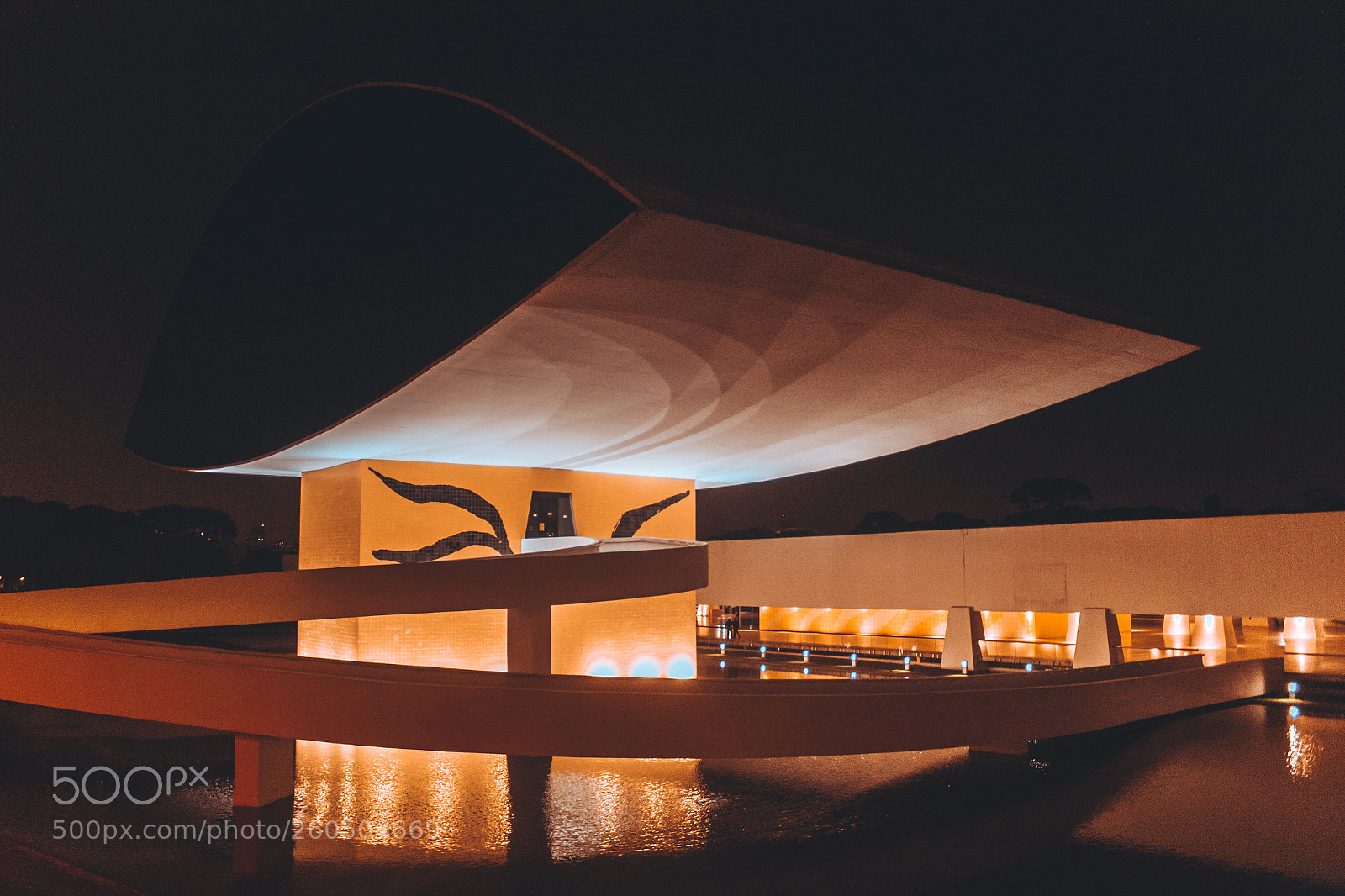 Canon EOS 500D (EOS Rebel T1i / EOS Kiss X3) sample photo. Museu oscar niemeyer. photography