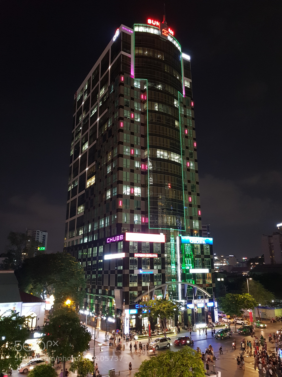 Samsung Galaxy S8 sample photo. Night photography