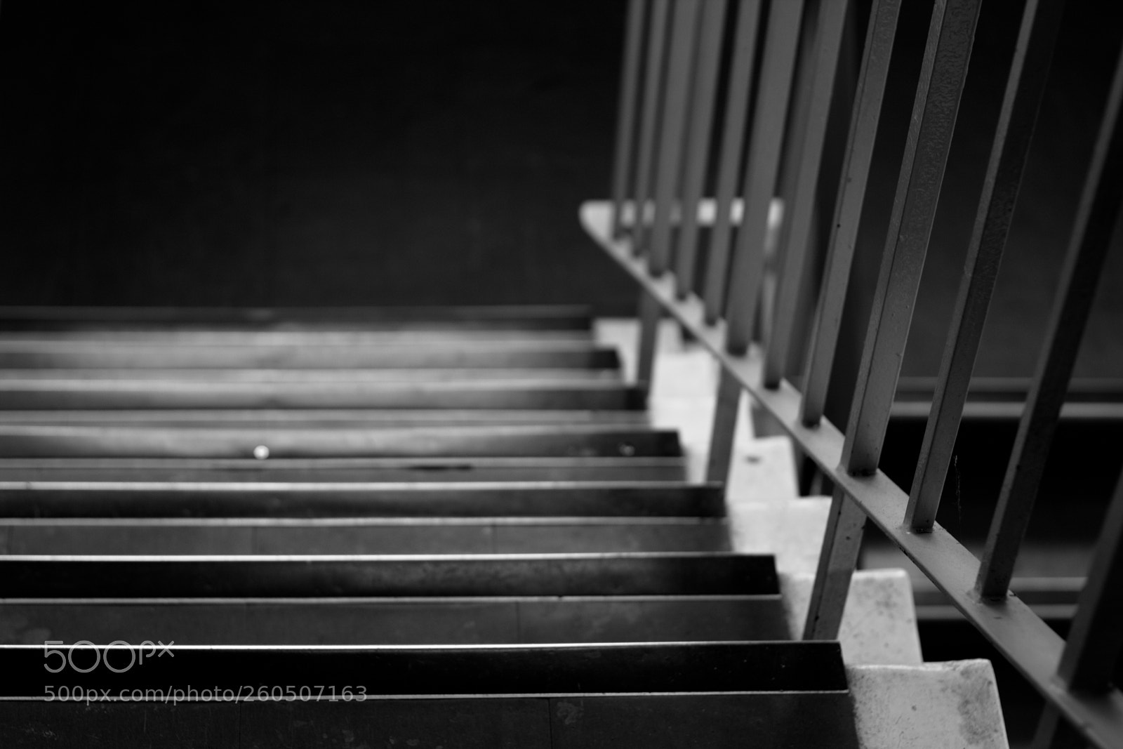 Canon EOS 550D (EOS Rebel T2i / EOS Kiss X4) sample photo. Stairwell photography